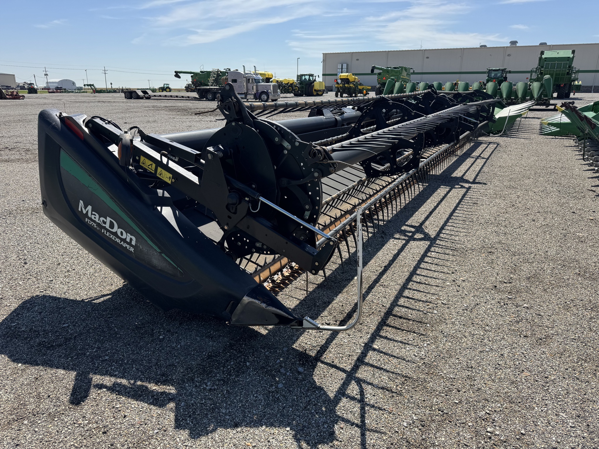 2013 MacDon FD75 Platform