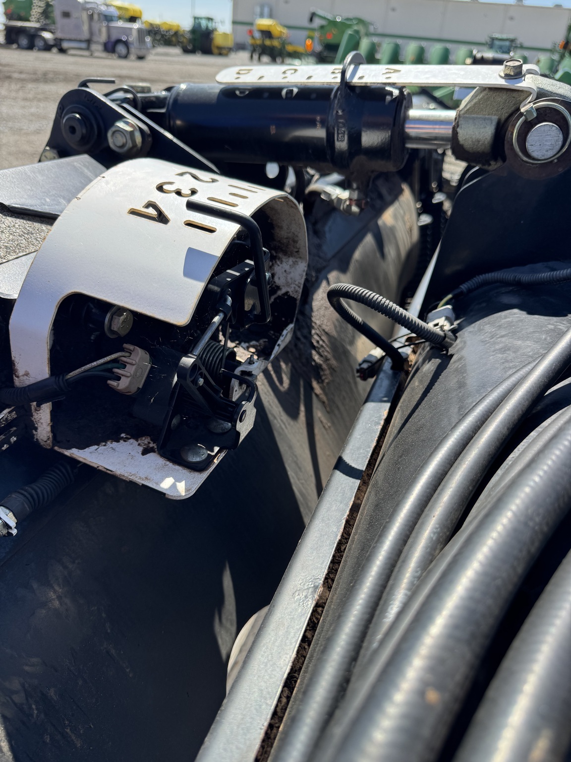 2013 MacDon FD75 Platform