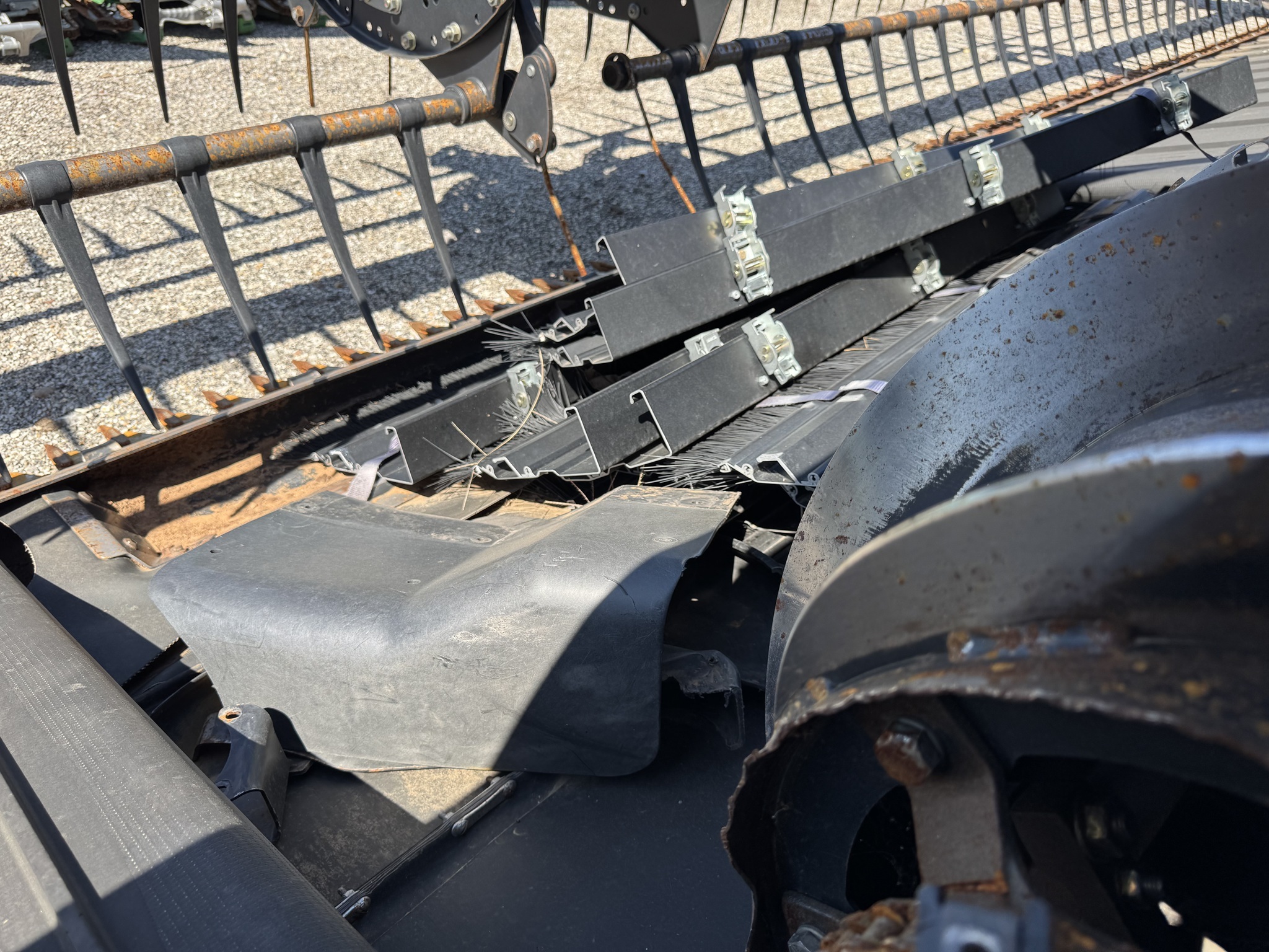 2013 MacDon FD75 Platform