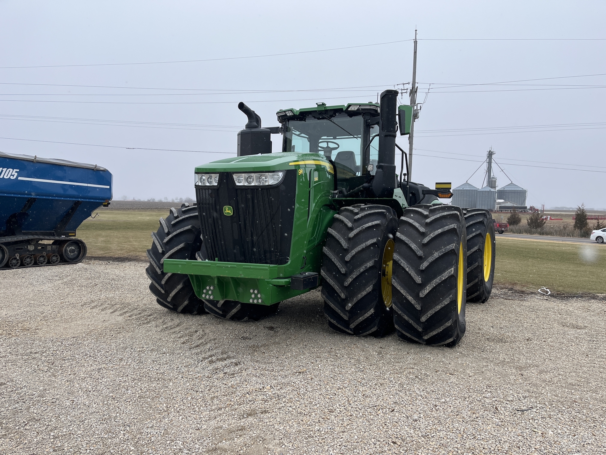 2022 John Deere 9R 590 Tractor