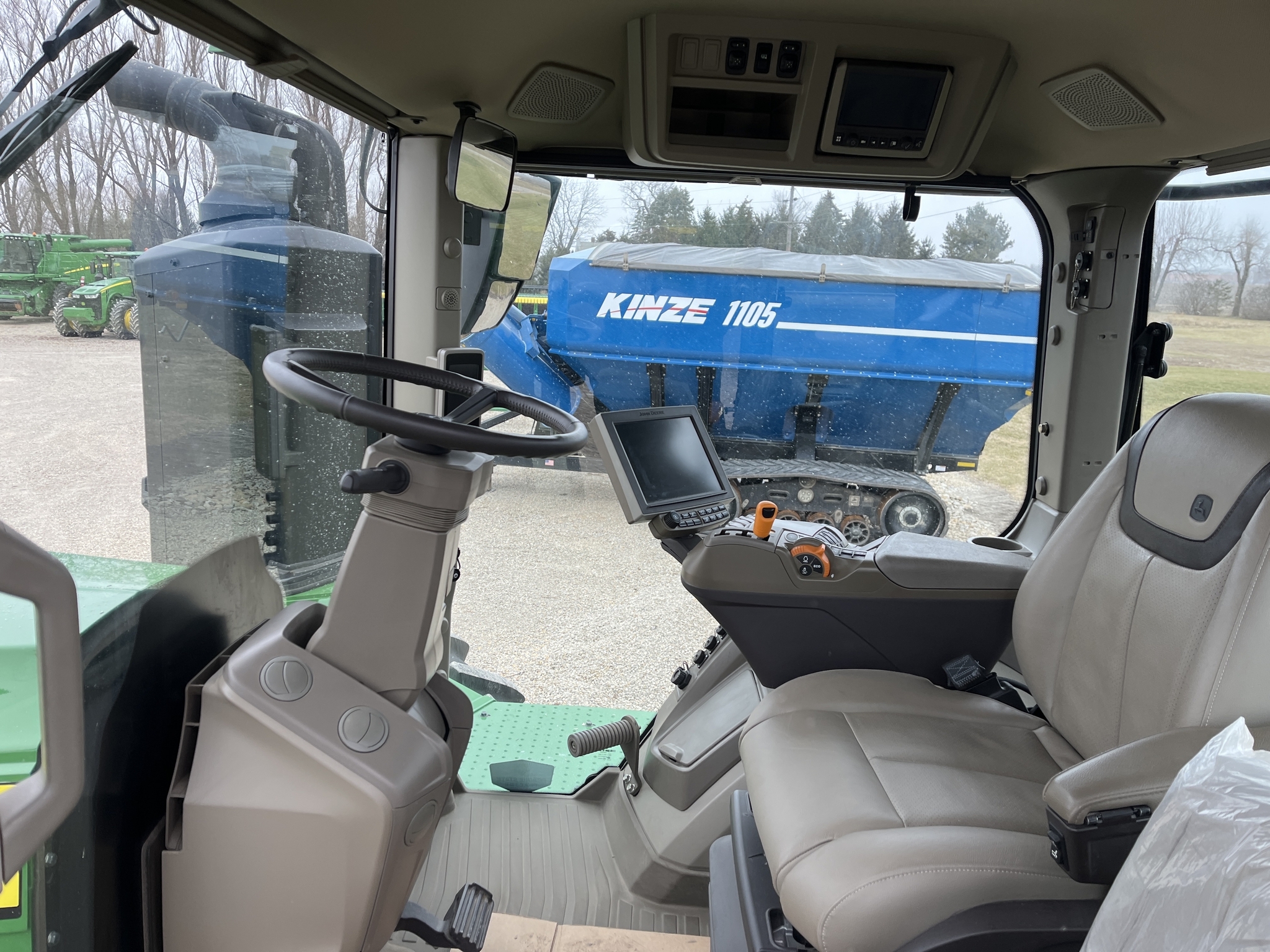 2022 John Deere 9R 590 Tractor