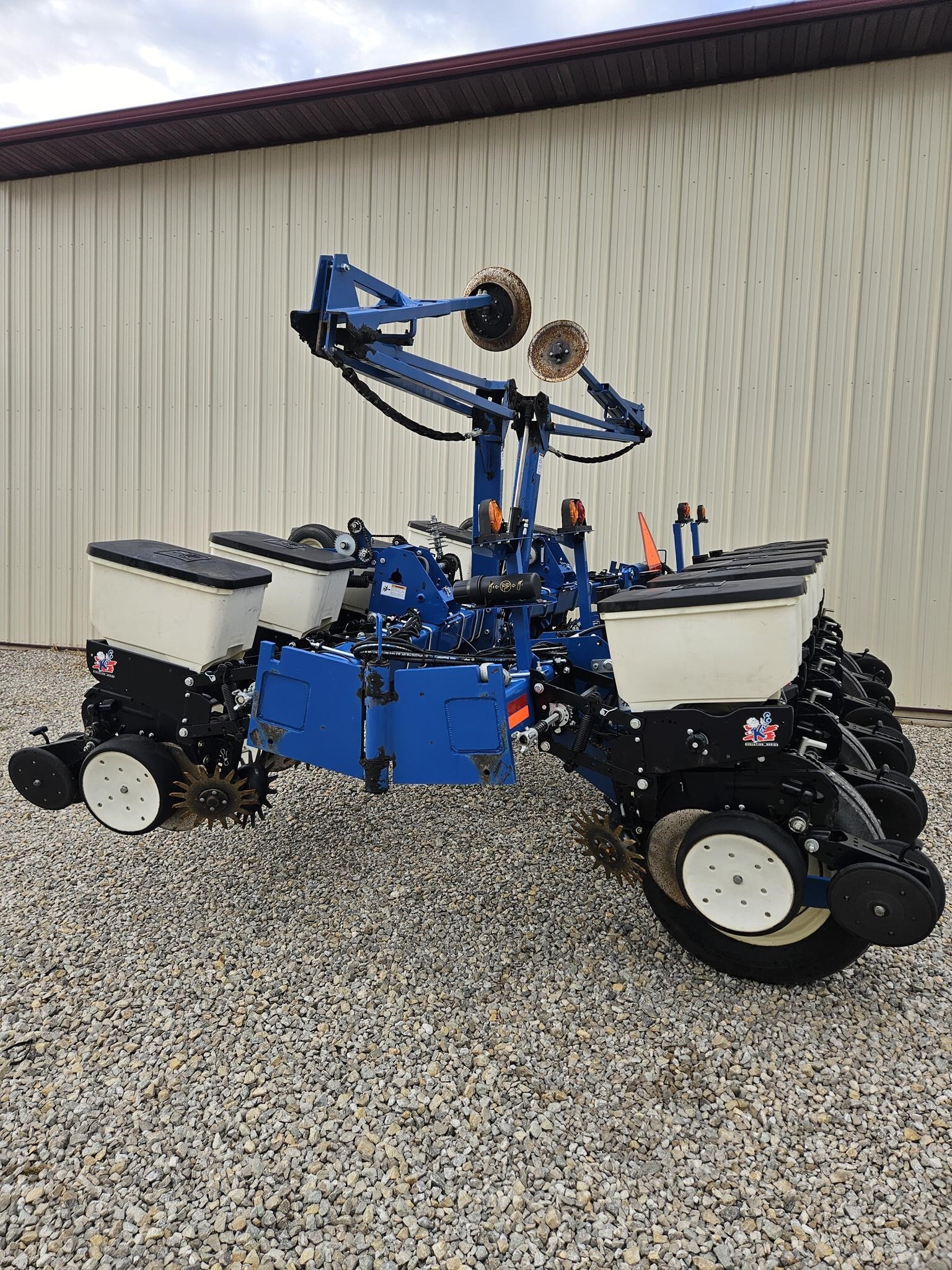  Kinze 3200 Planter