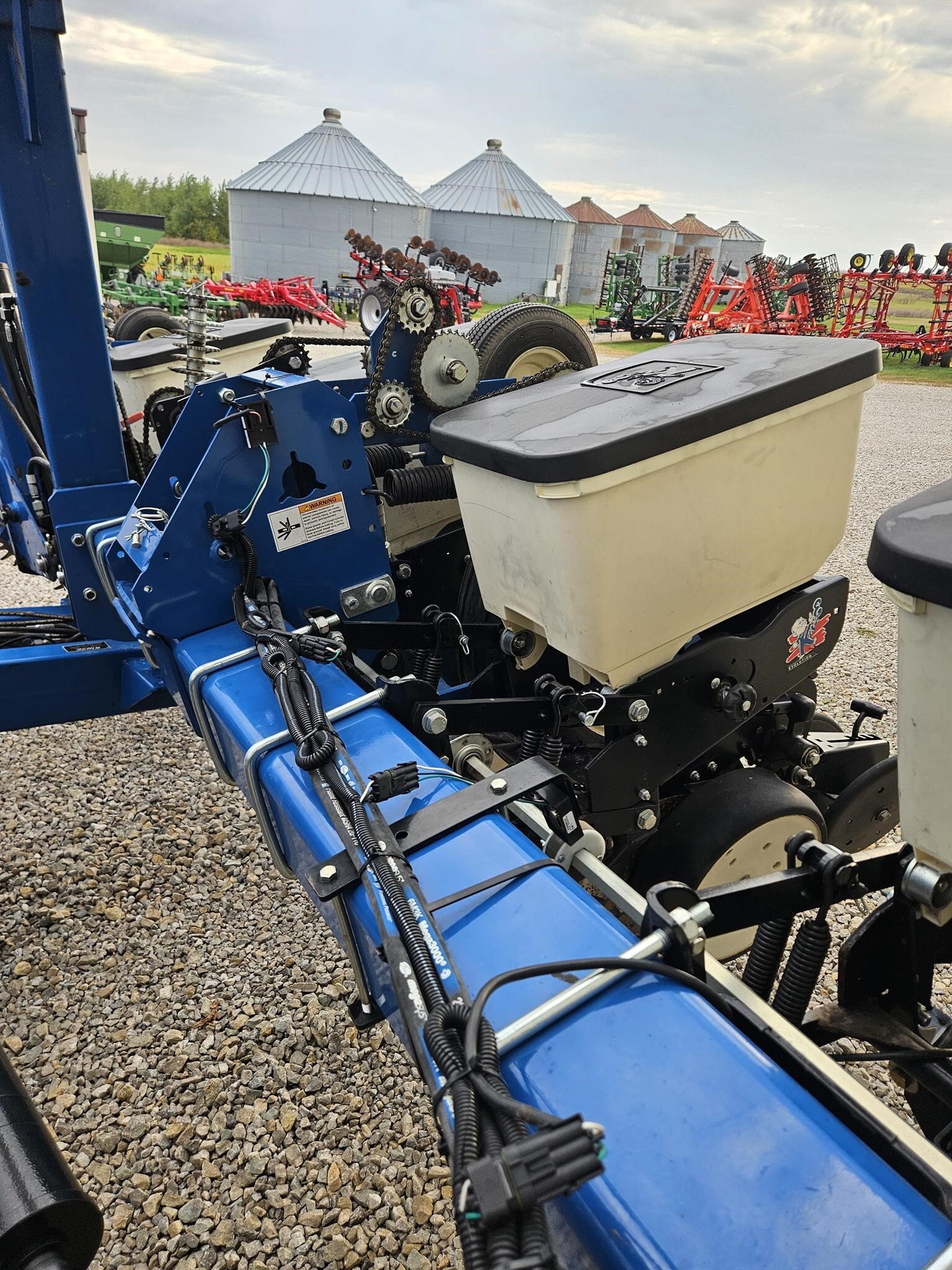  Kinze 3200 Planter