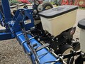 Kinze 3200 Planter