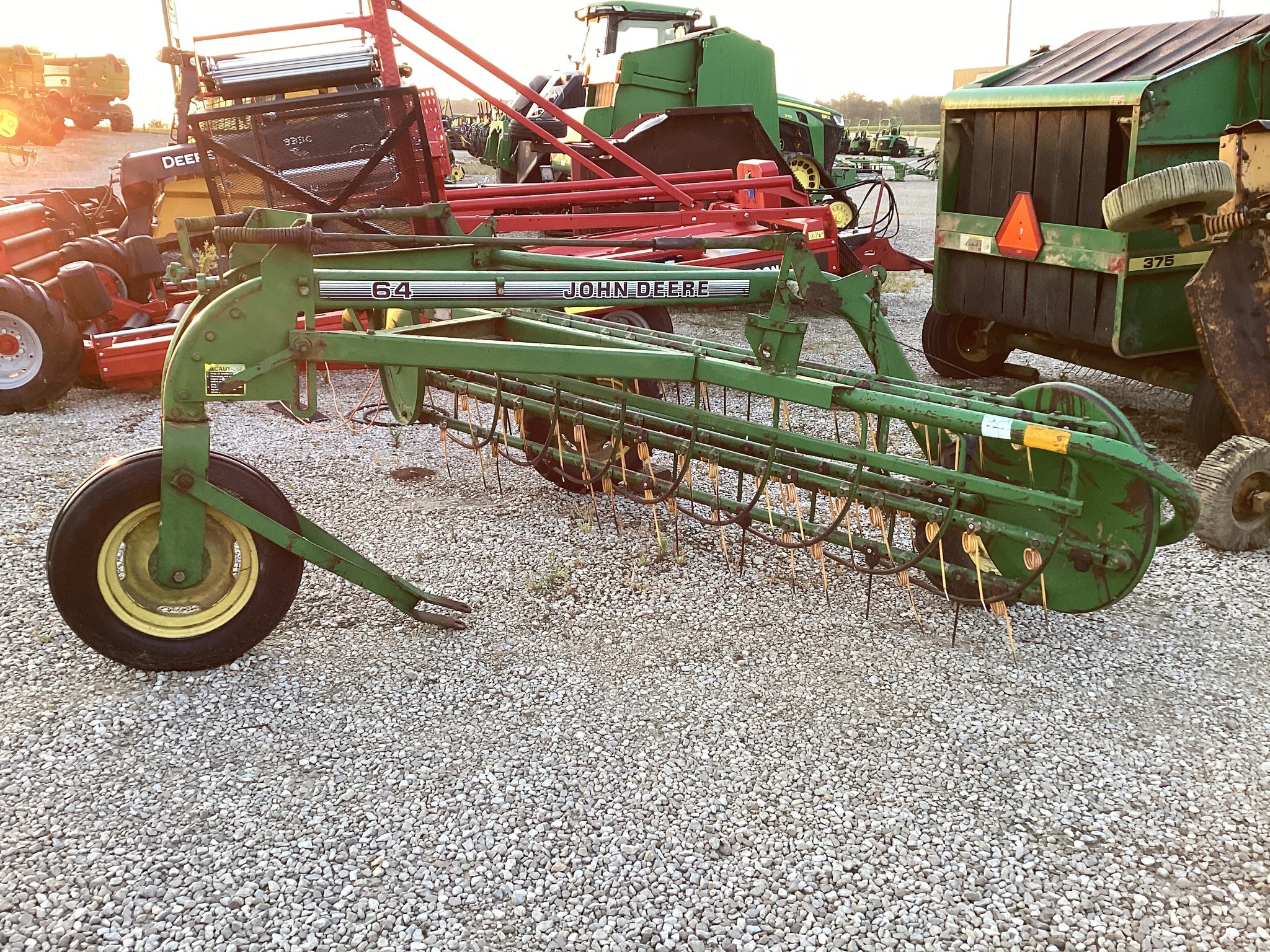  John Deere 64 Rake