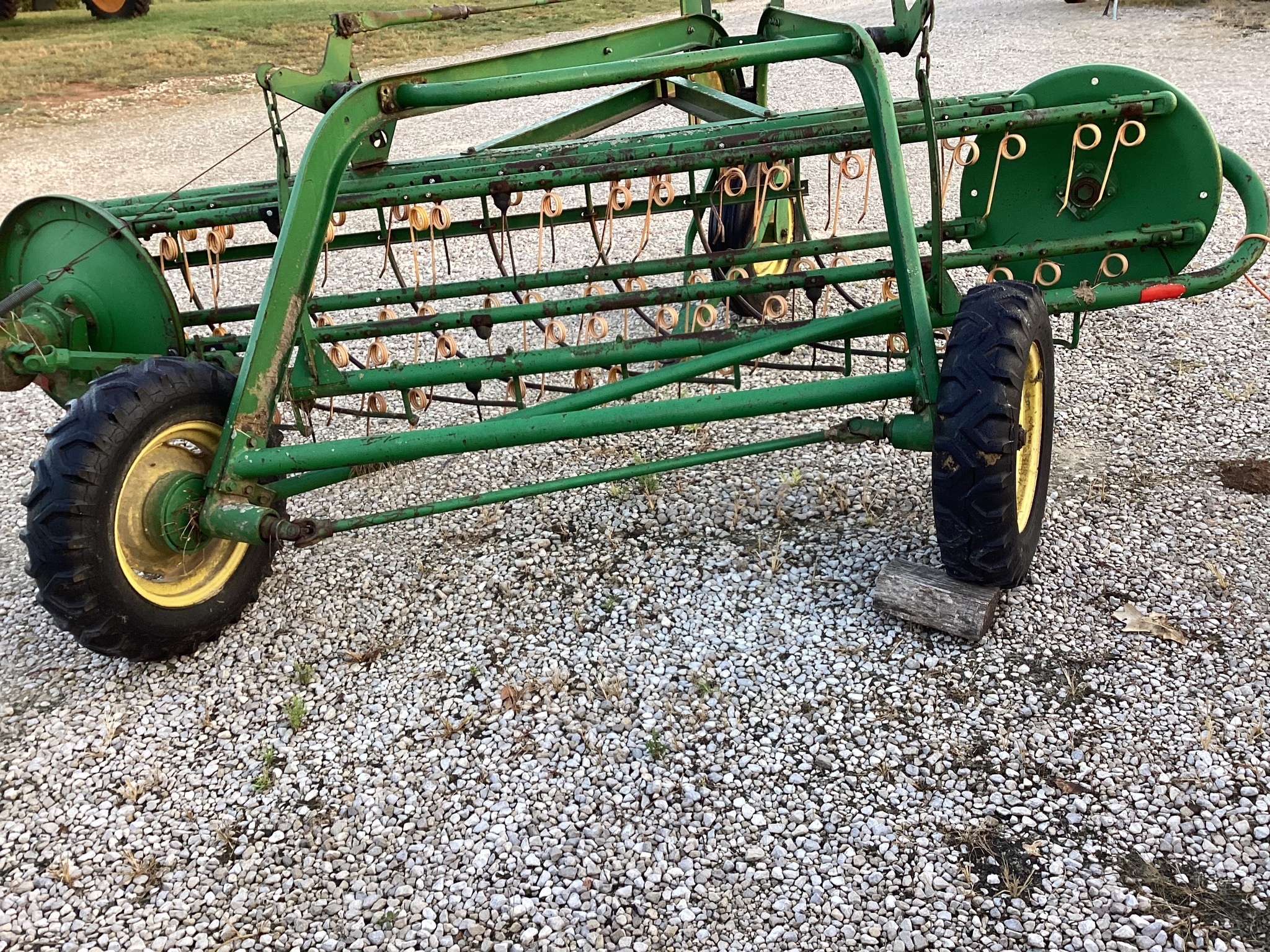  John Deere 64 Rake