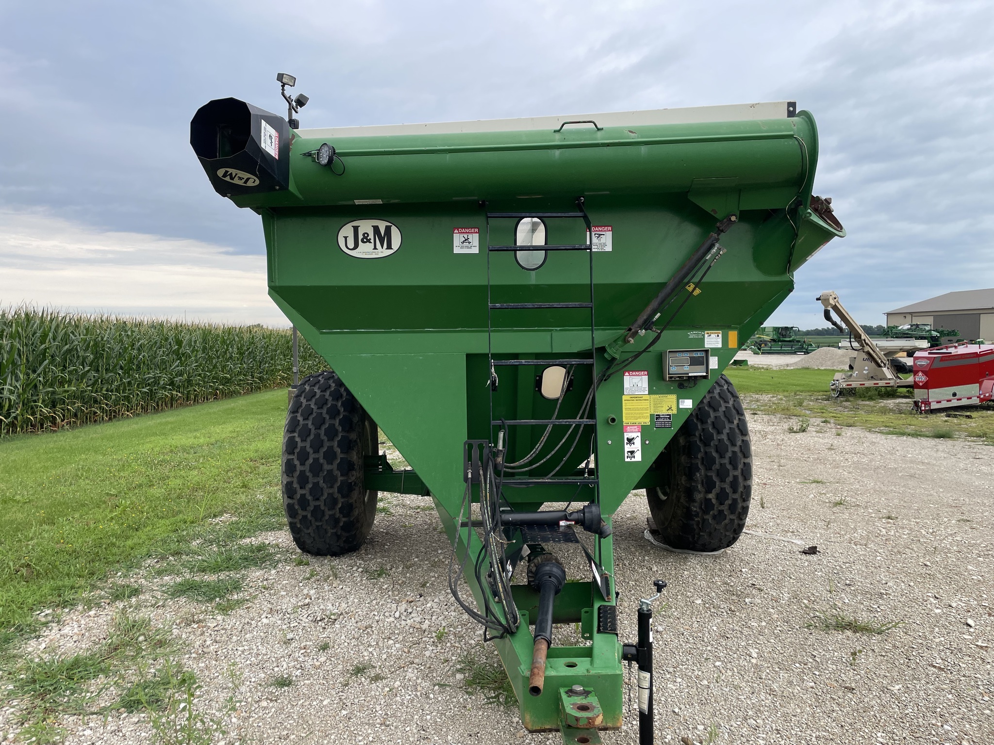  J&M 525-14 Grain Cart