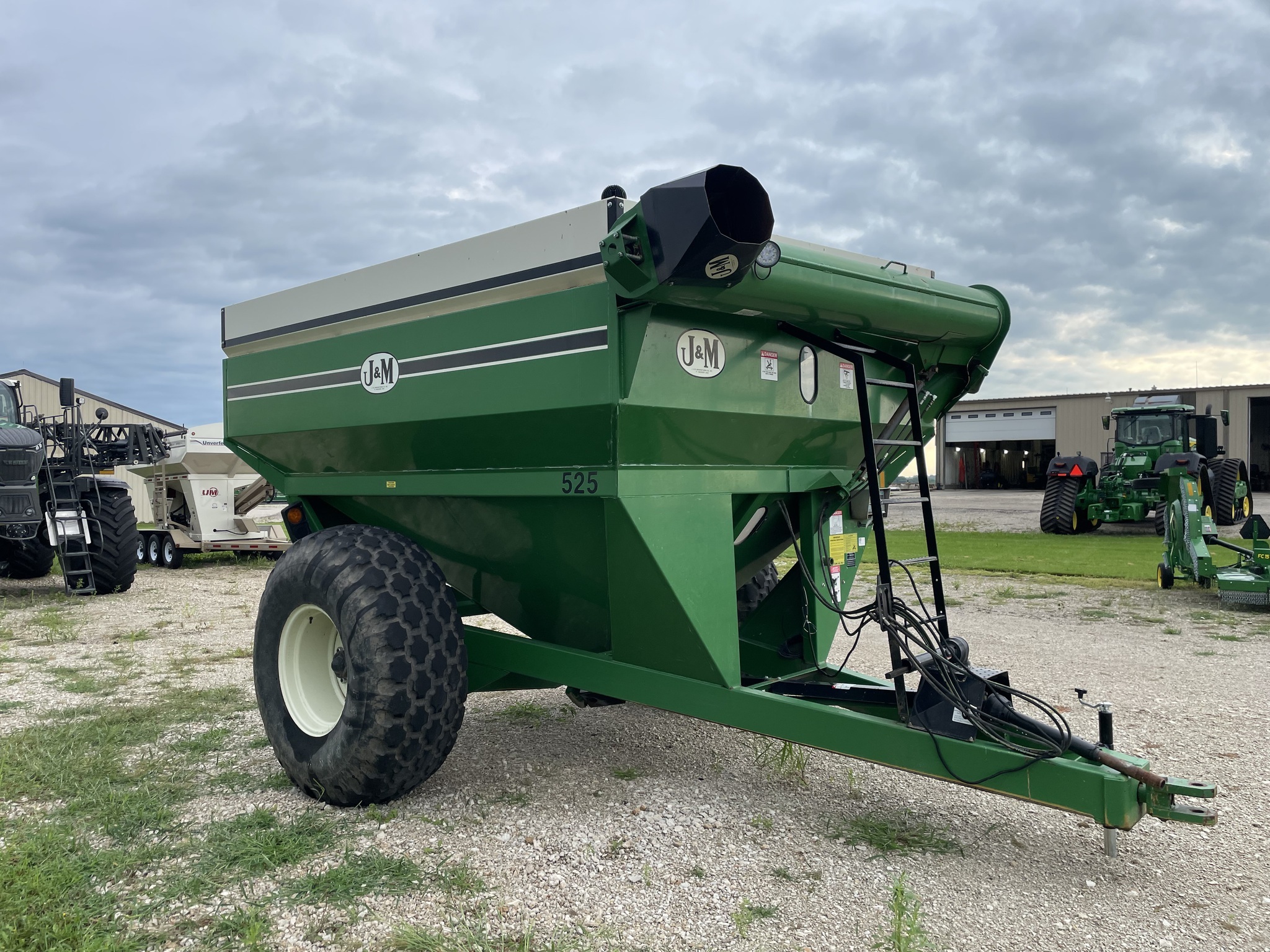  J&M 525-14 Grain Cart
