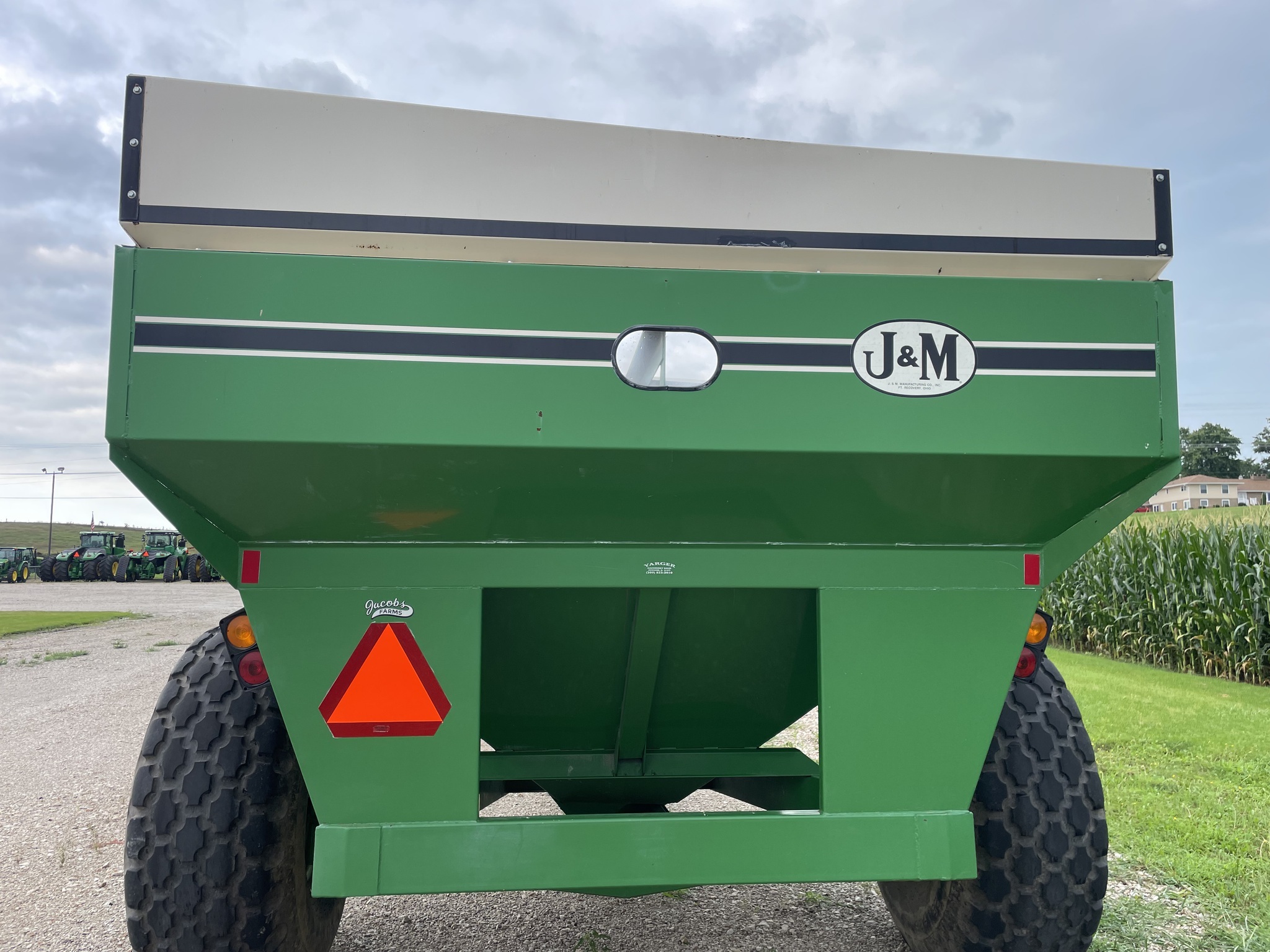  J&M 525-14 Grain Cart