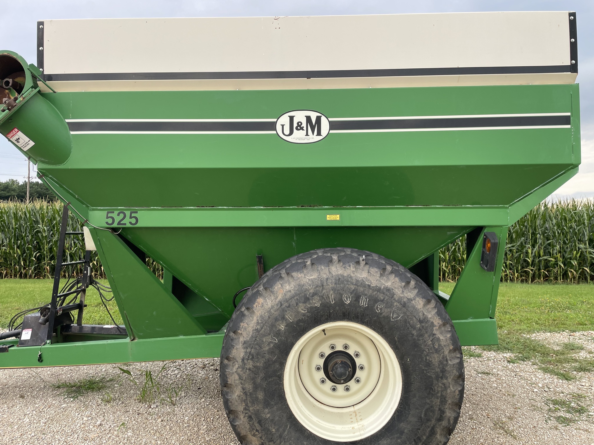  J&M 525-14 Grain Cart