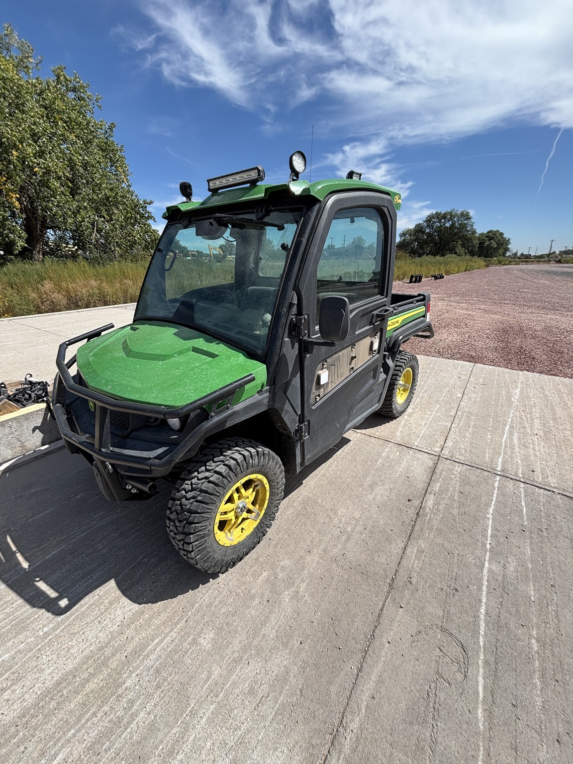 2023 John Deere XUV835R ATVs and Utility Vehicle