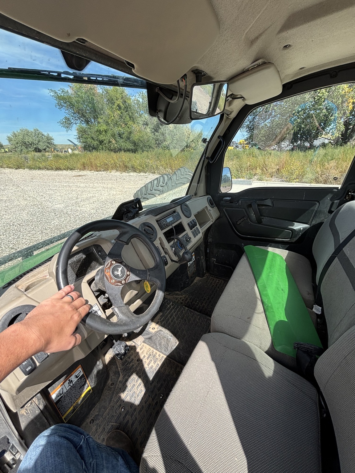 2023 John Deere XUV835R ATVs and Utility Vehicle