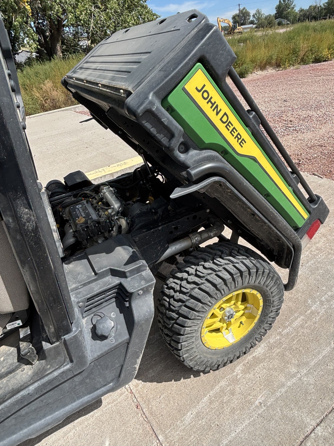 2023 John Deere XUV835R ATVs and Utility Vehicle
