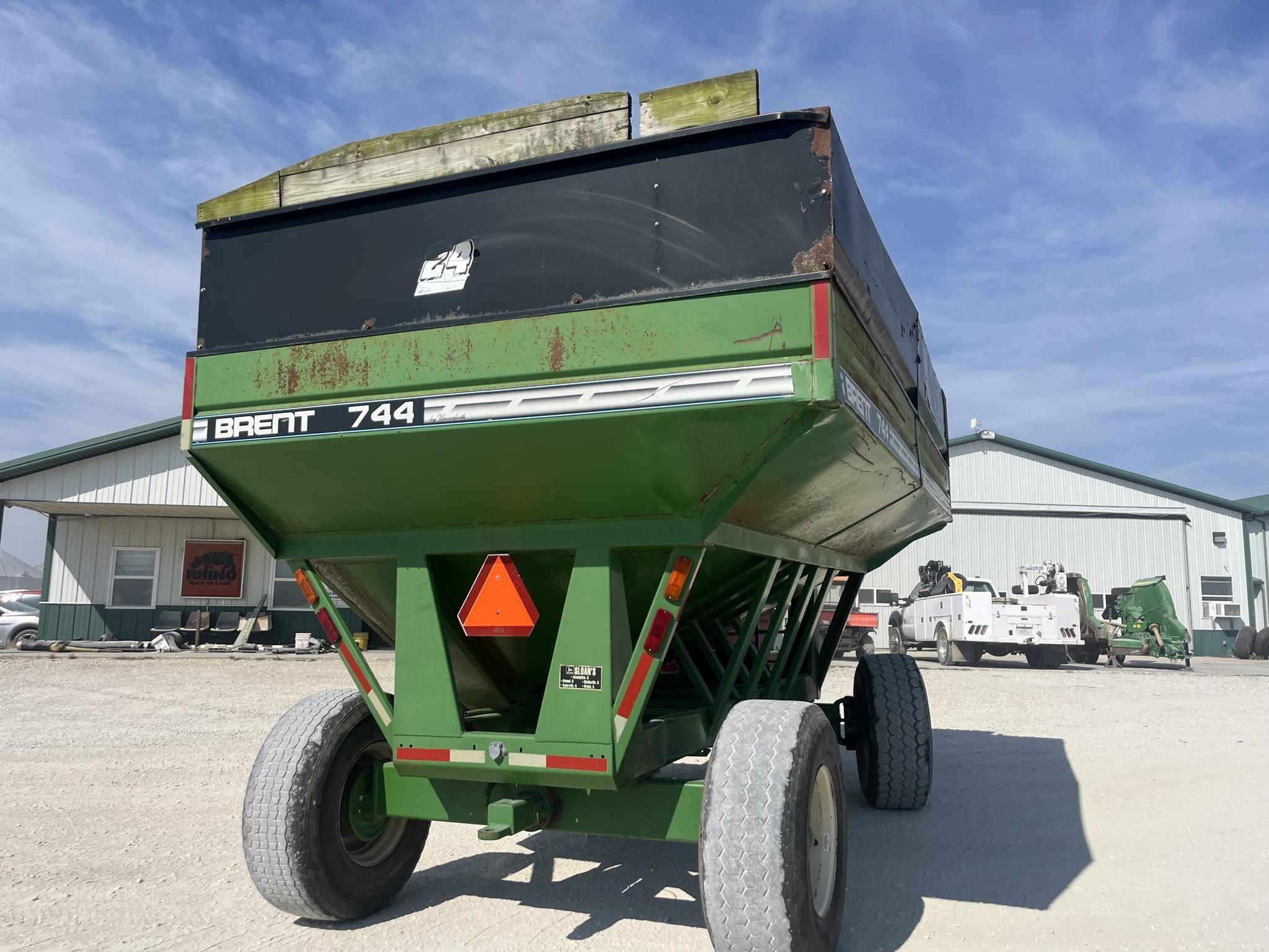  Brent 744 Gravity Wagon