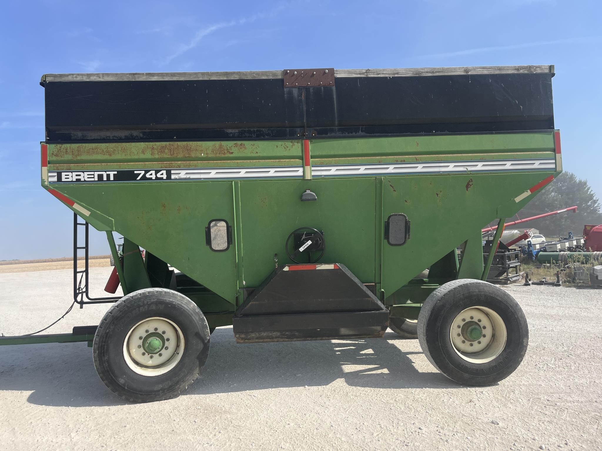  Brent 744 Gravity Wagon