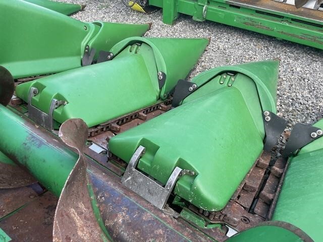 2010 John Deere 606C Corn Head
