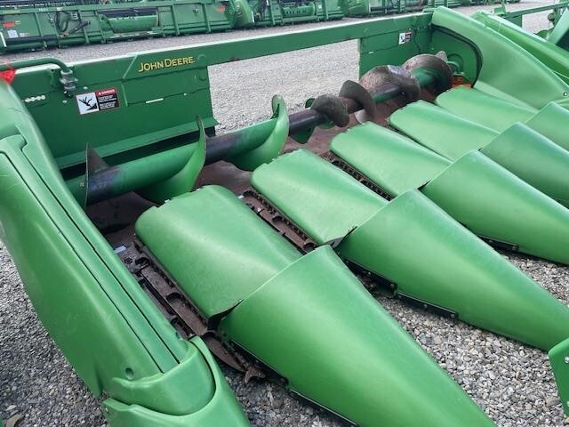 2010 John Deere 606C Corn Head