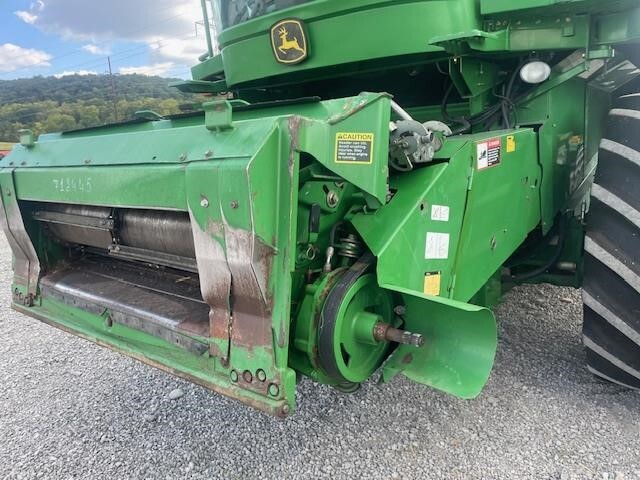2005 John Deere 9660 STS Combine