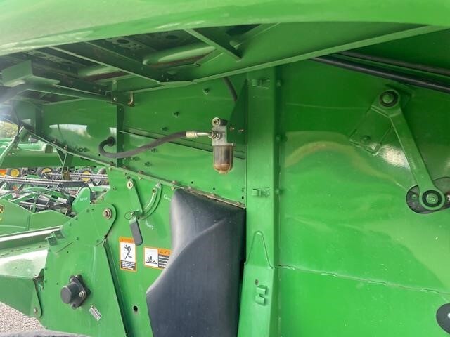2005 John Deere 9660 STS Combine