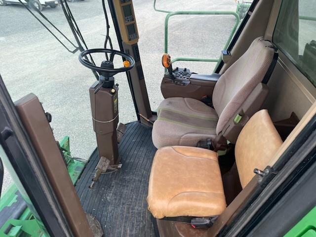 2005 John Deere 9660 STS Combine