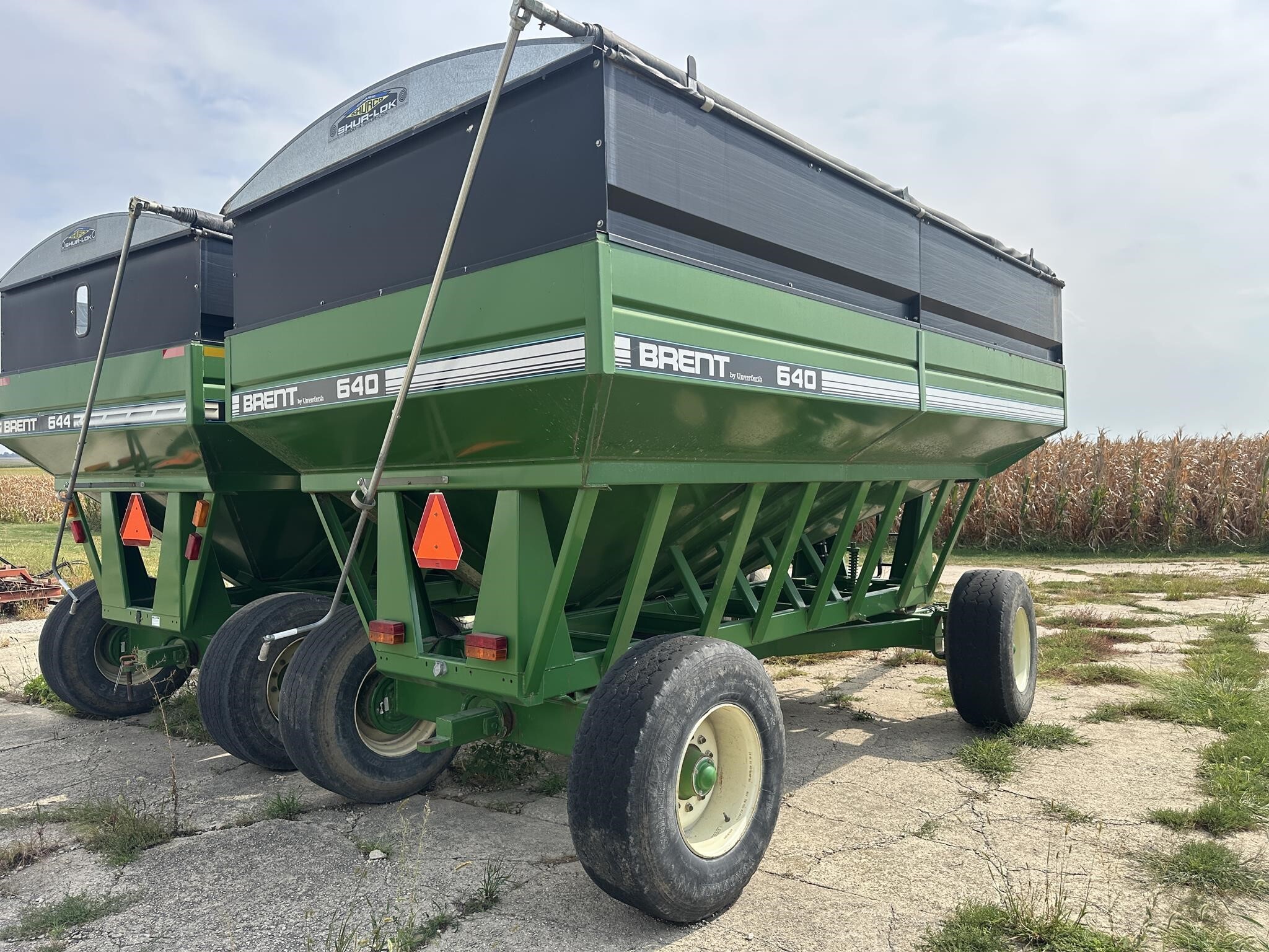 2000 Brent 640 Gravity Wagon
