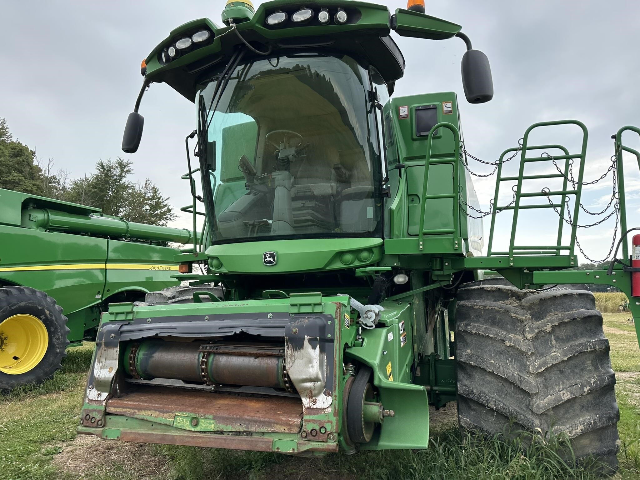 2012 John Deere S680 Combine