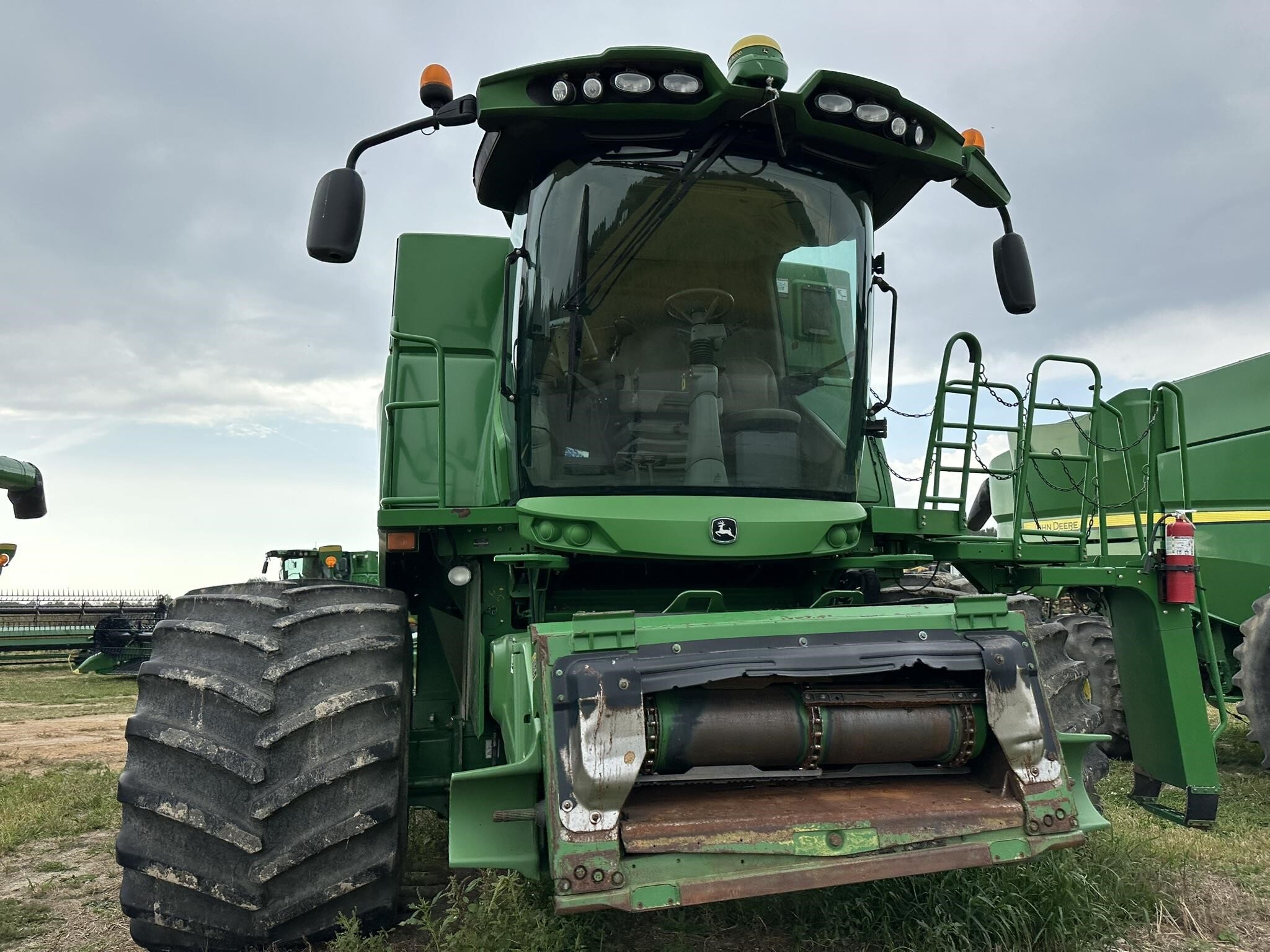 2012 John Deere S680 Combine