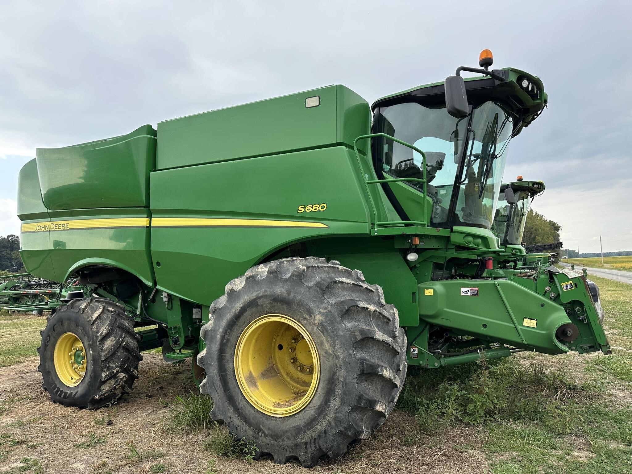 2012 John Deere S680 Combine