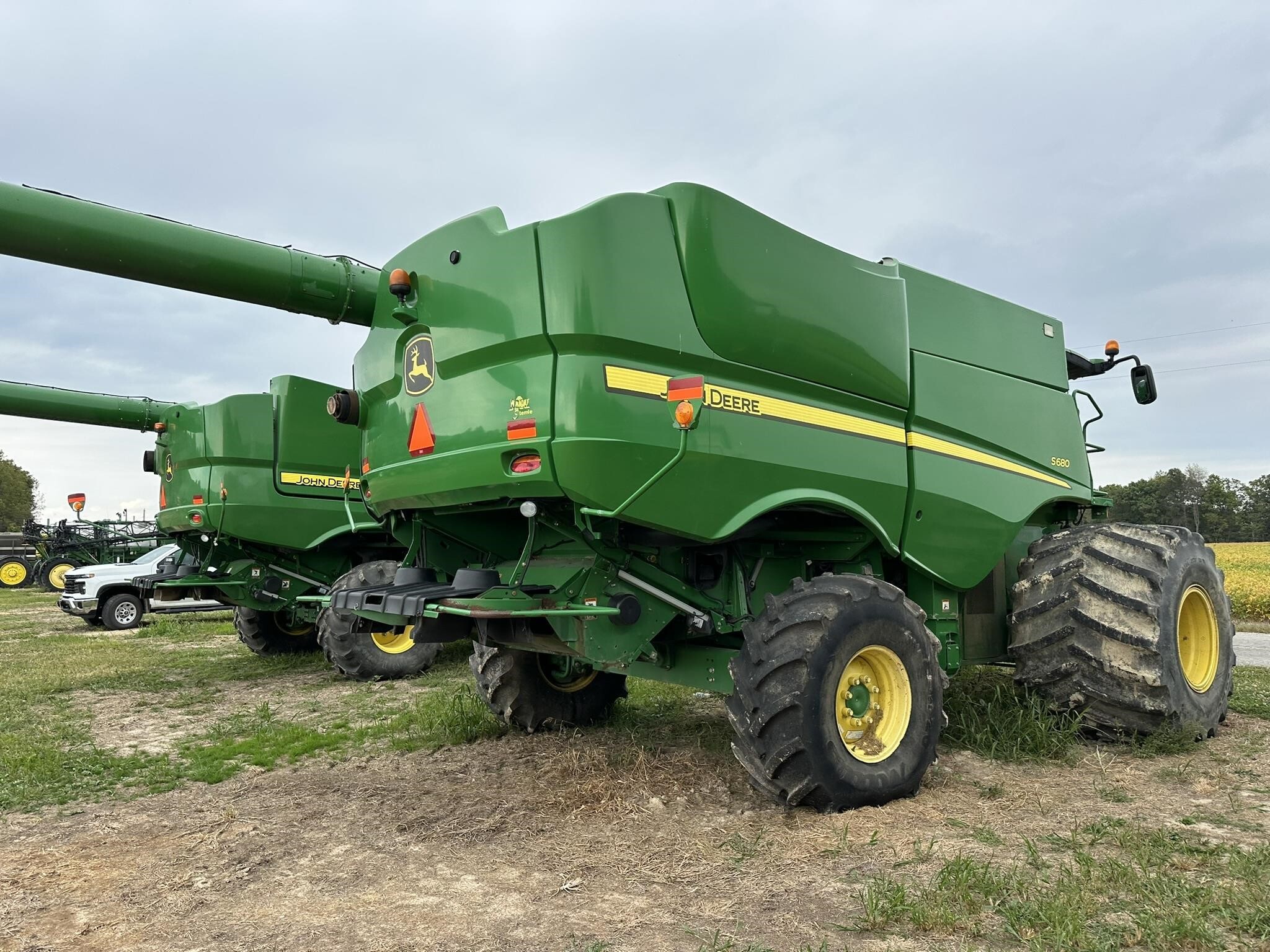2012 John Deere S680 Combine