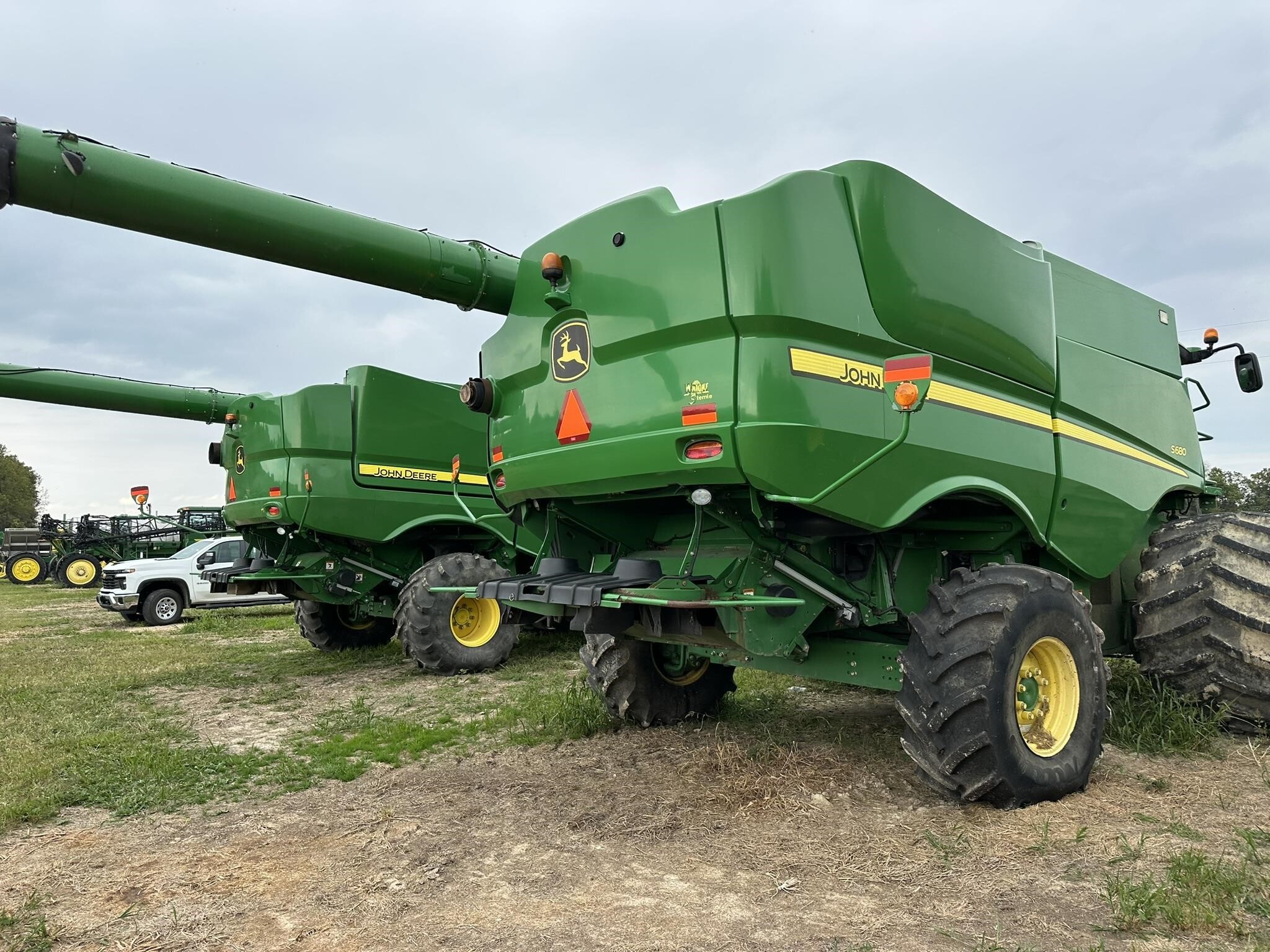 2012 John Deere S680 Combine