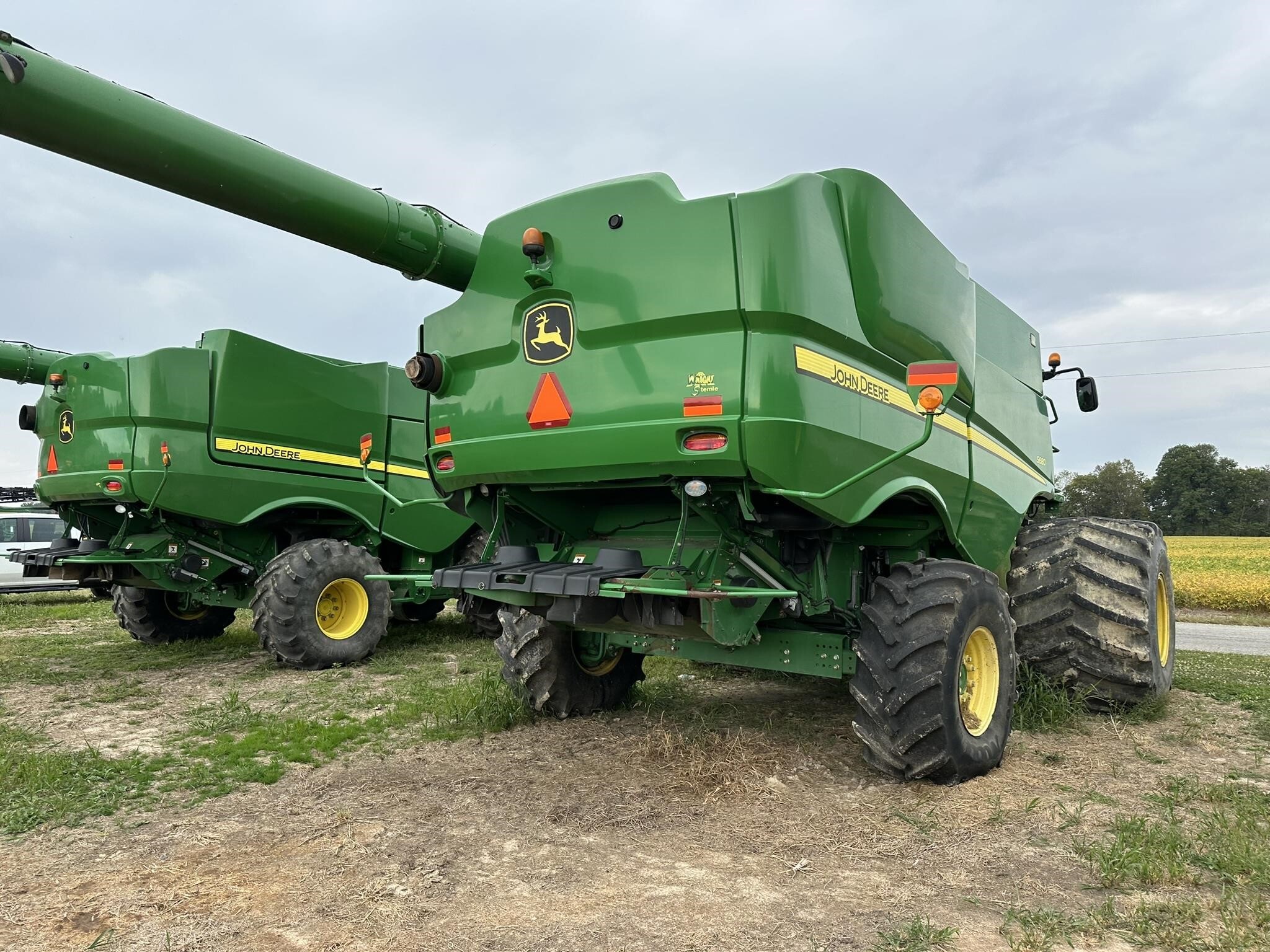 2012 John Deere S680 Combine