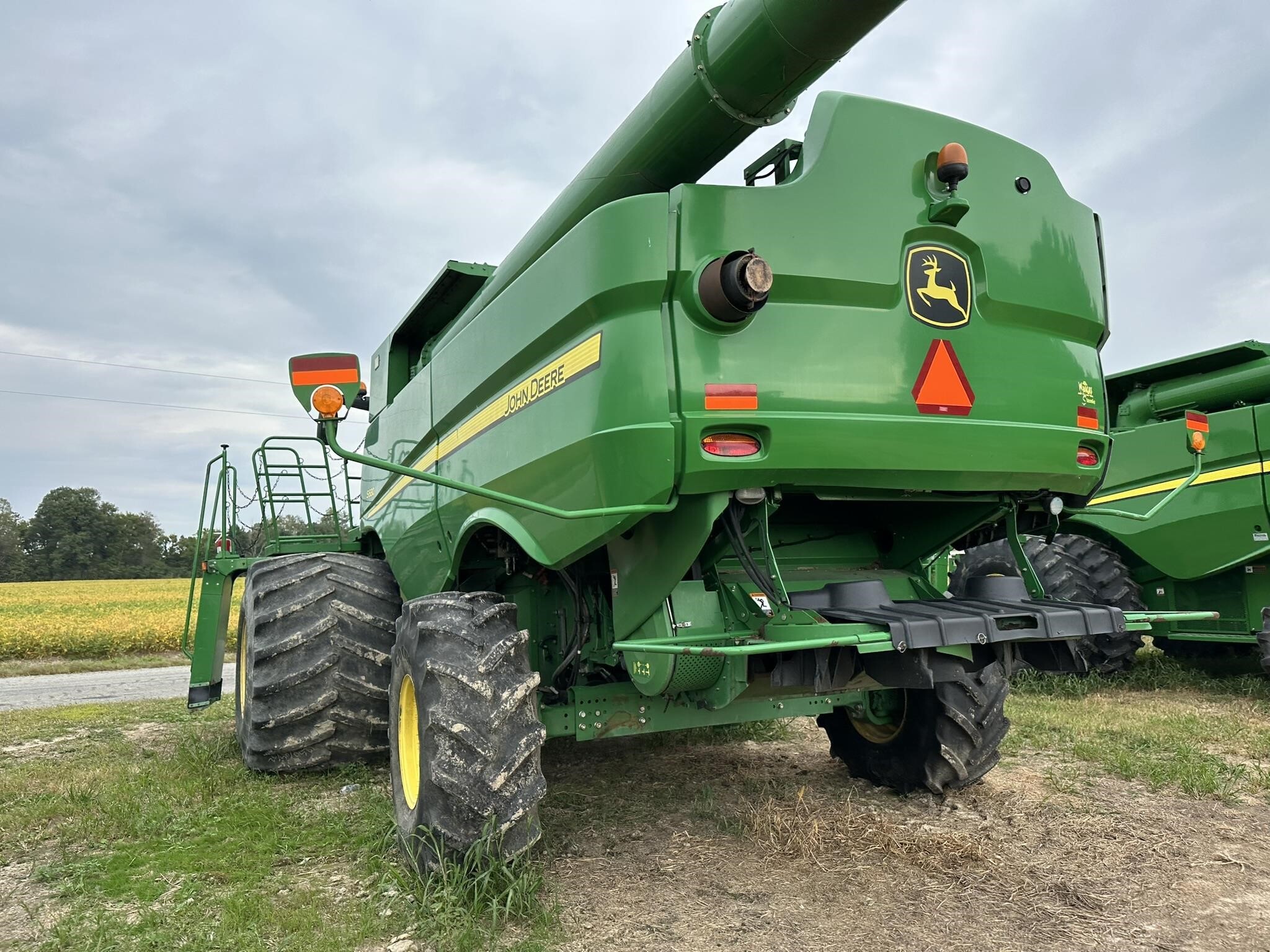 2012 John Deere S680 Combine