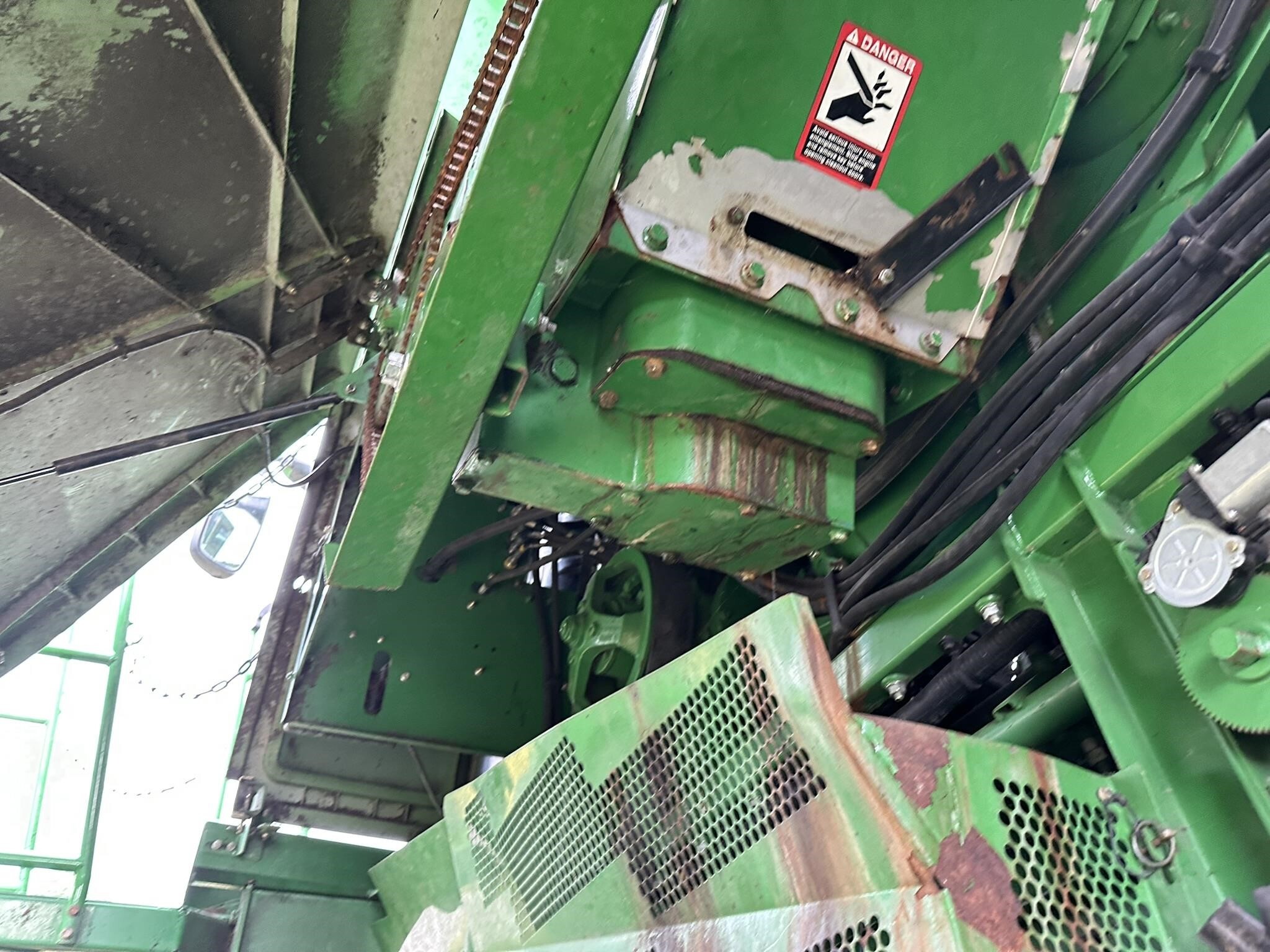 2012 John Deere S680 Combine