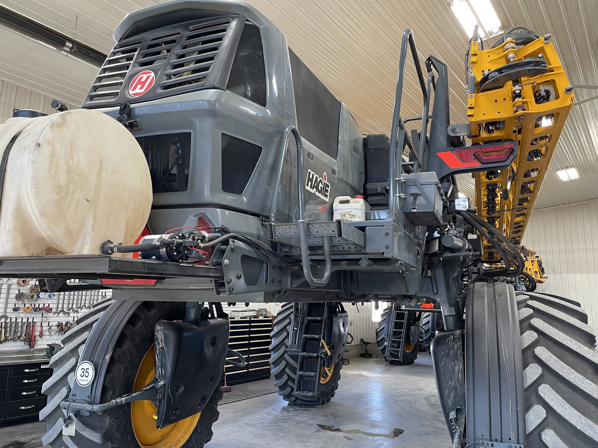 2023 Hagie STS16 Self-Propelled Sprayer