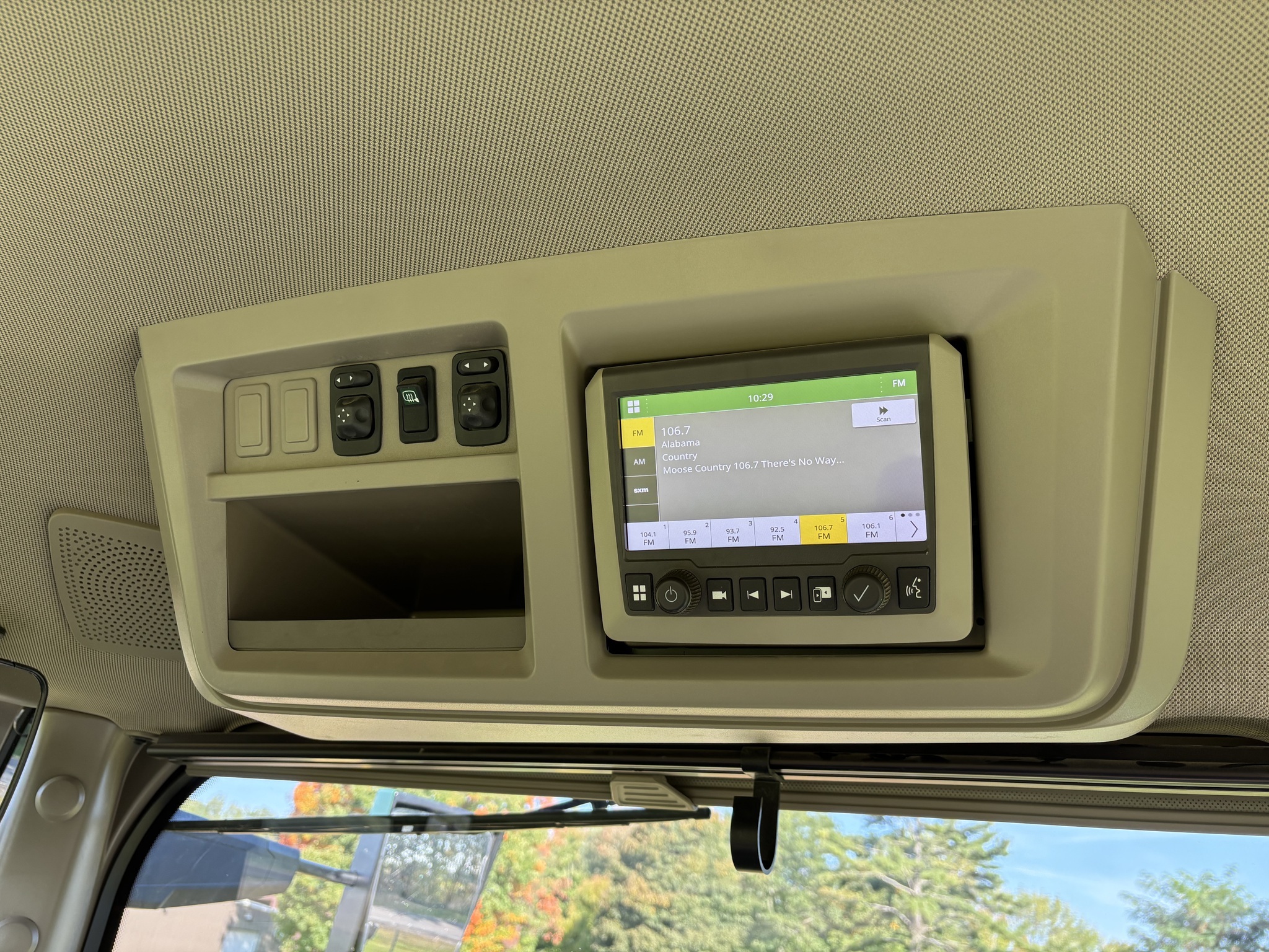 2022 John Deere 8R 370 Tractor