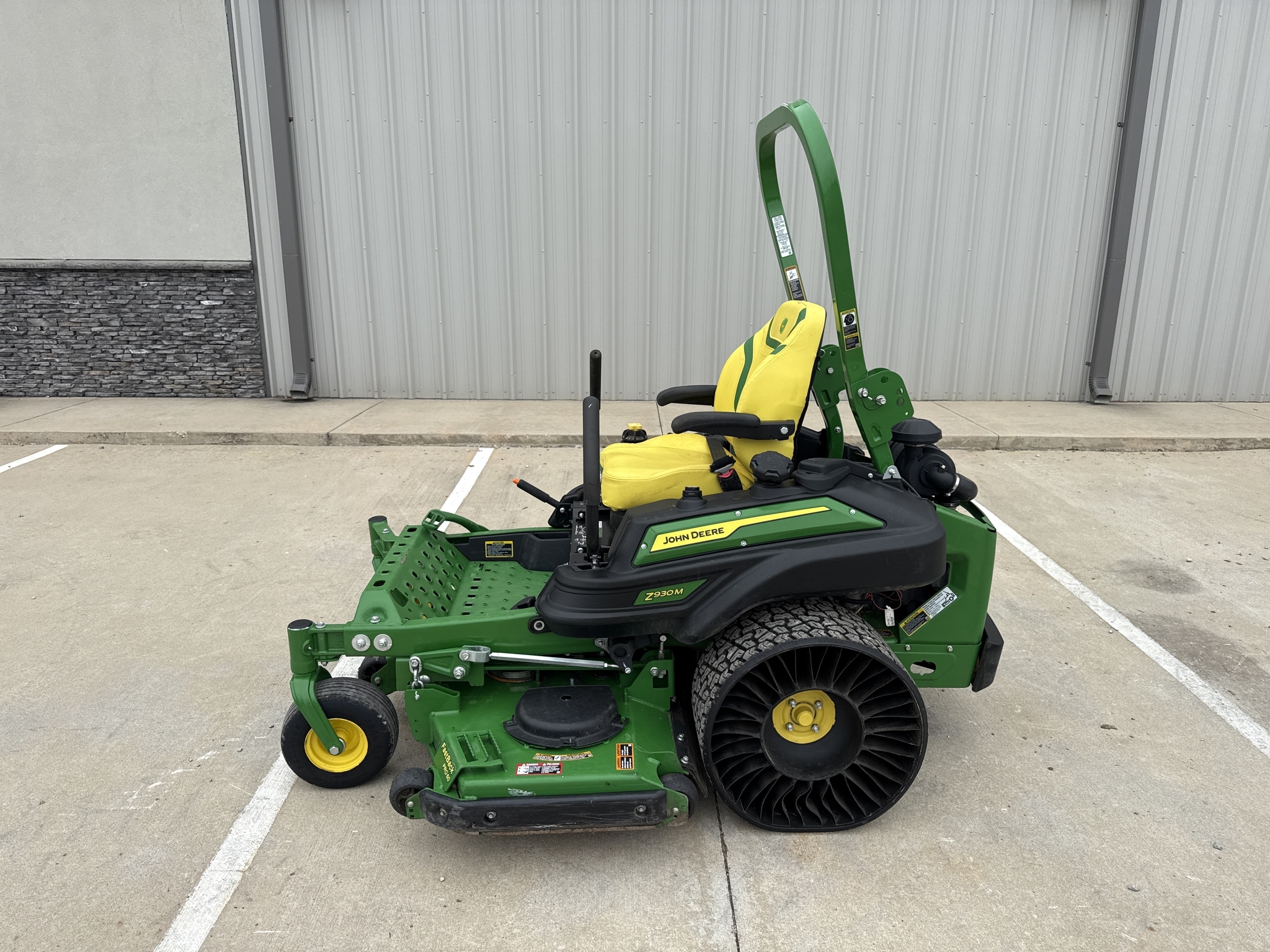 2024 John Deere Z930M Lawn Mower