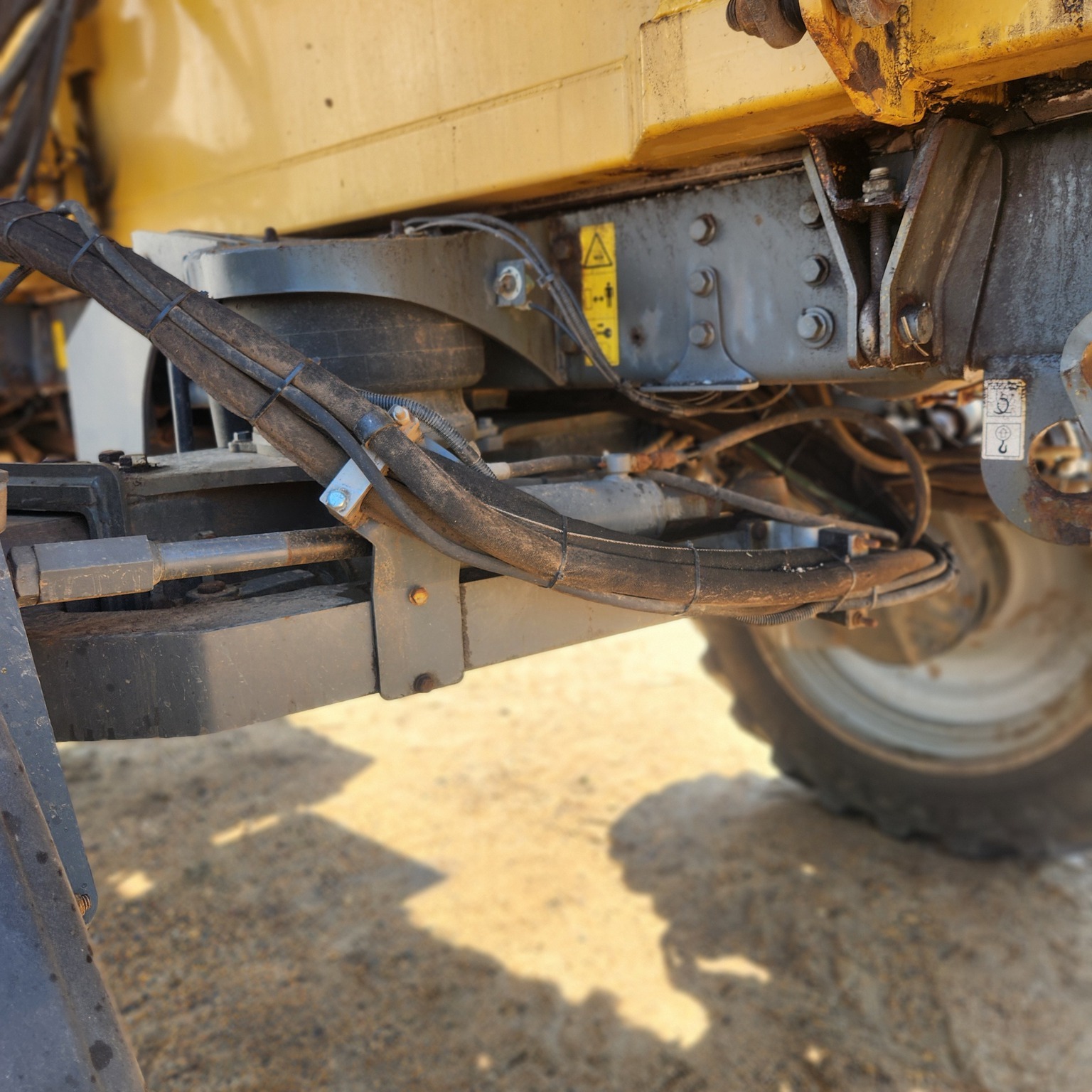 2019 ROGATOR RG1300C Self-Propelled Sprayer