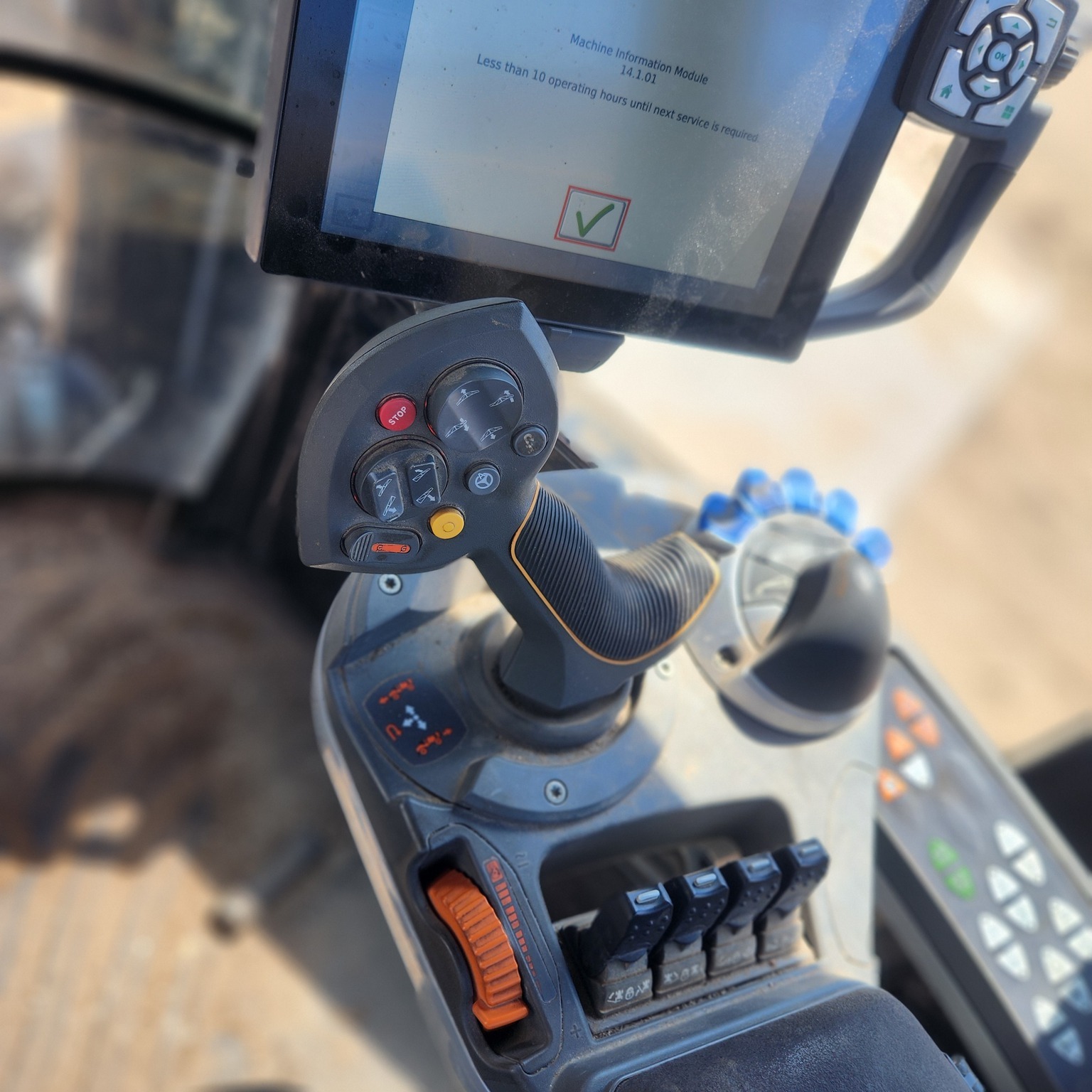 2019 ROGATOR RG1300C Self-Propelled Sprayer