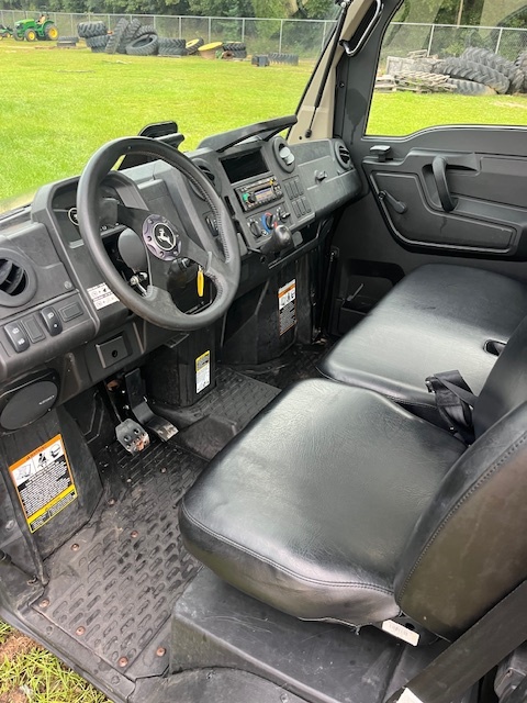 2022 John Deere XUV 835M ATVs and Utility Vehicle