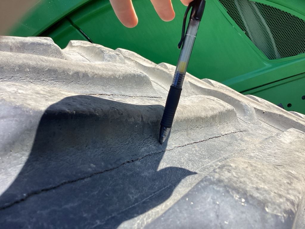 2019 John Deere 9520RX Tractor