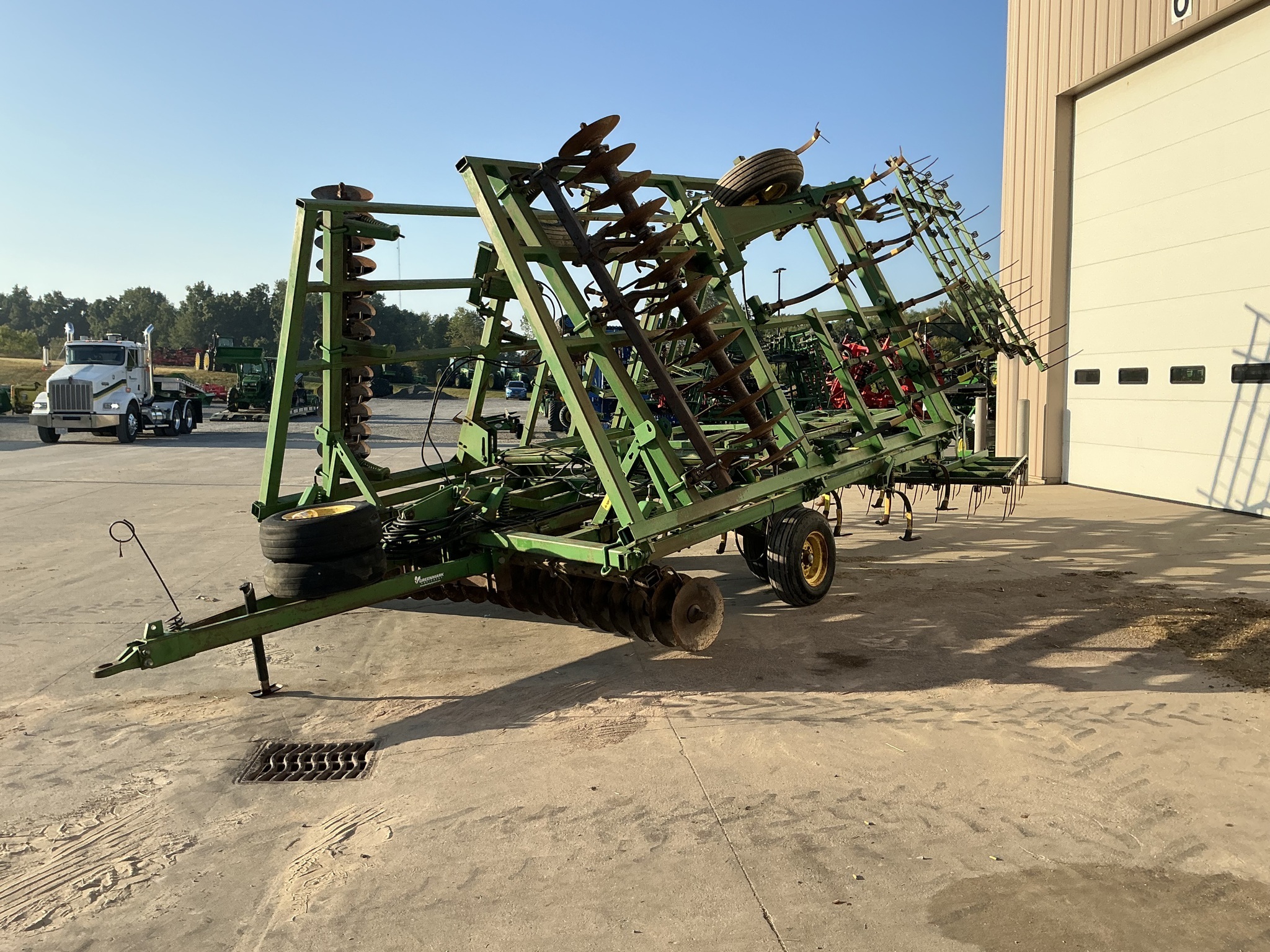 1984 John Deere 722 Soil Finisher