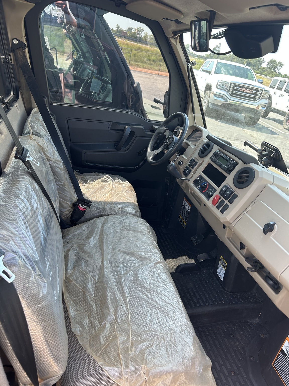 2023 John Deere XUV835R ATVs and Utility Vehicle