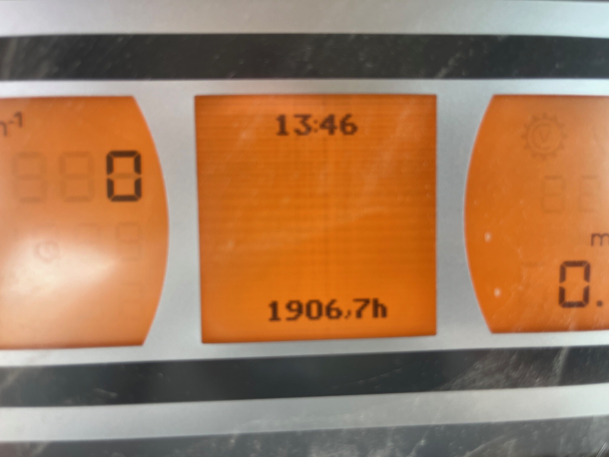 2019 ROGATOR 1100C Self-Propelled Sprayer