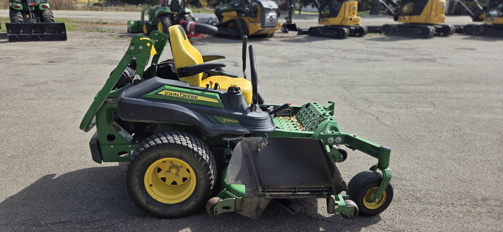 2022 John Deere Z950M Lawn Mower