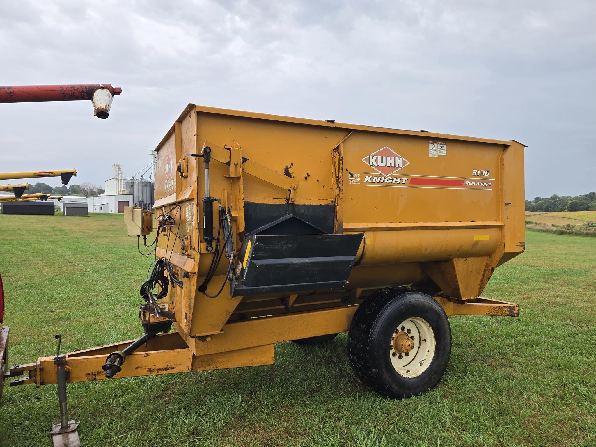  Kuhn Knight 3136 Grinders and Mixer