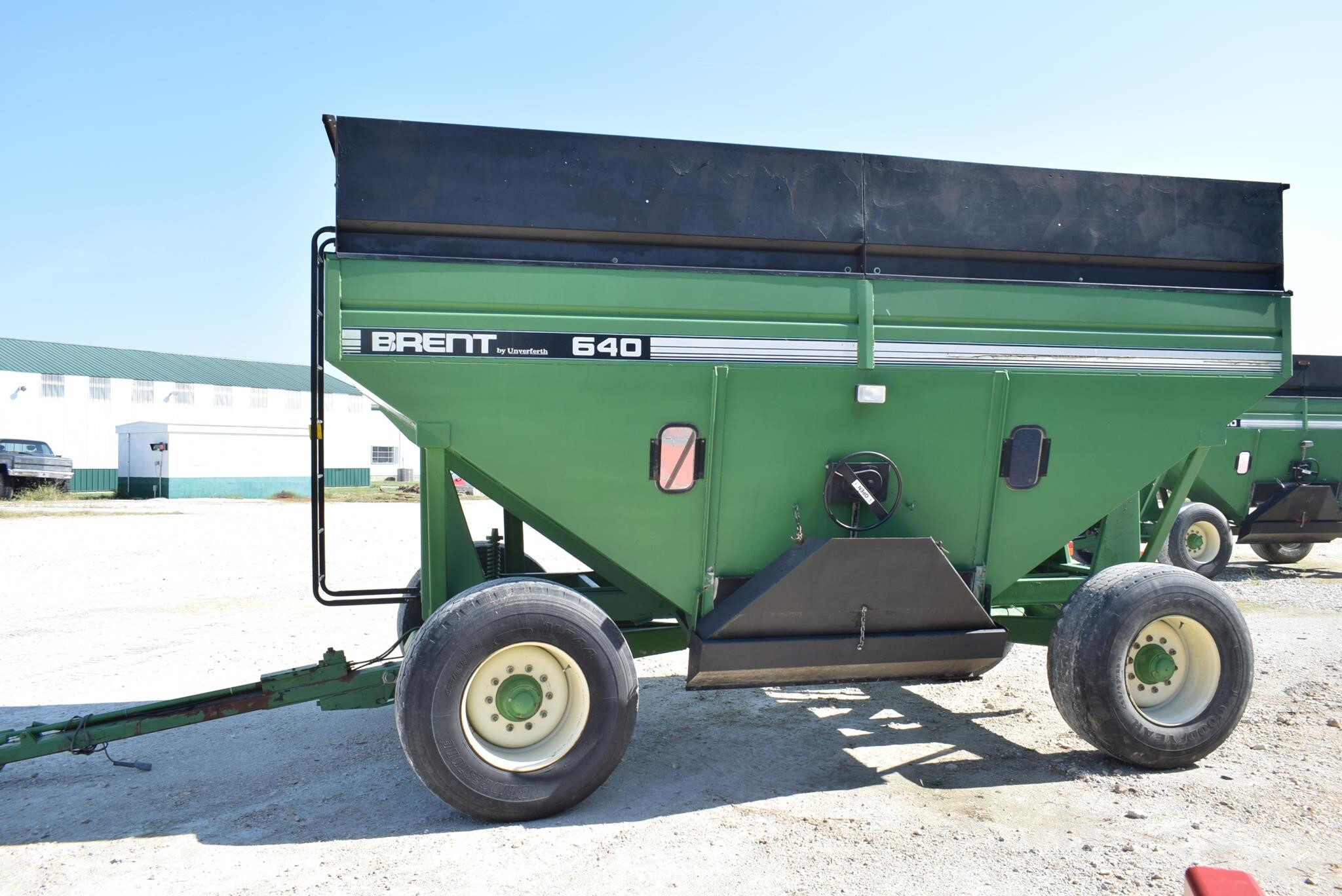  Brent 640 Gravity Wagon