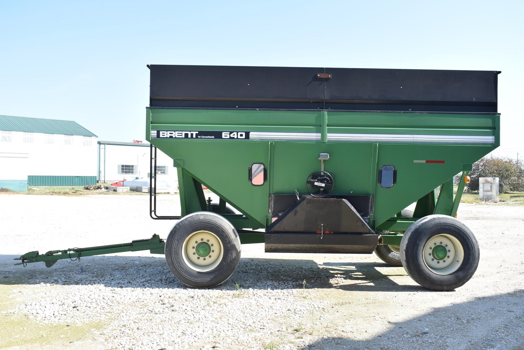  Brent 640 Gravity Wagon