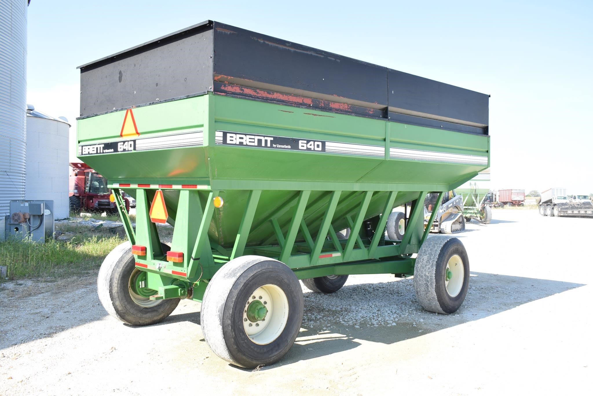  Brent 640 Gravity Wagon