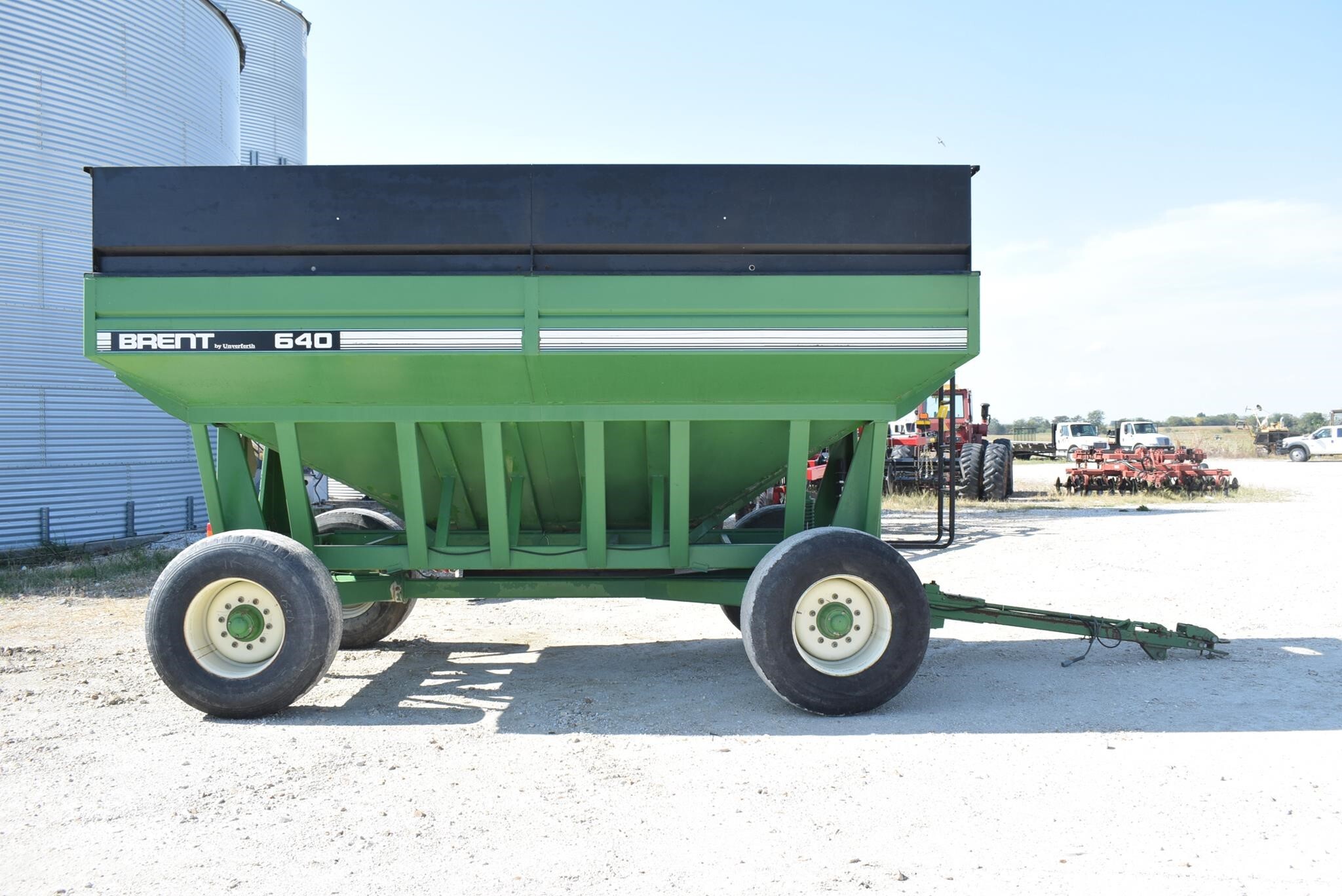  Brent 640 Gravity Wagon