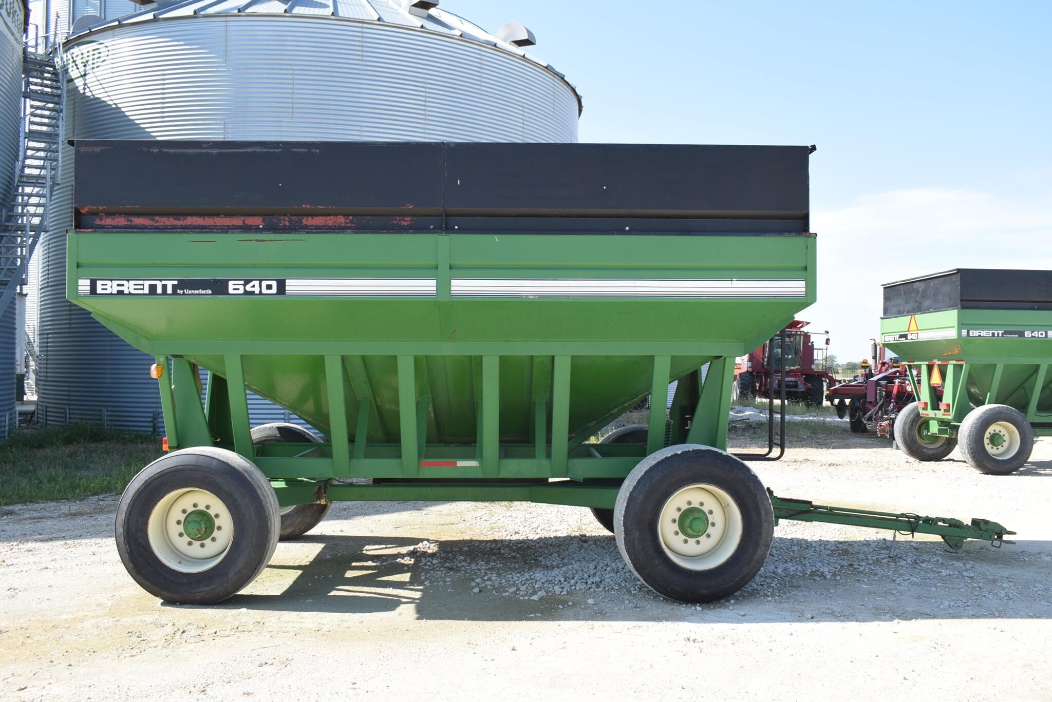  Brent 640 Gravity Wagon